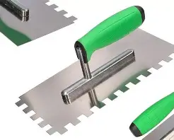 Truelle dentelée (Peigne à colle)